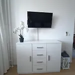 Aura - Balcony - Easy Tram To Old Town - Free Parking *