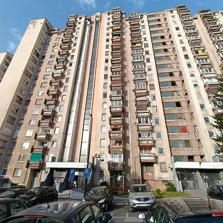 Apartamento Aura - Balcony - Easy Tram To Old Town - Free Parking