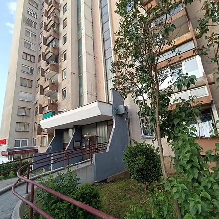 Aura - Balcony - Easy Tram To Old Town - Free Parking *