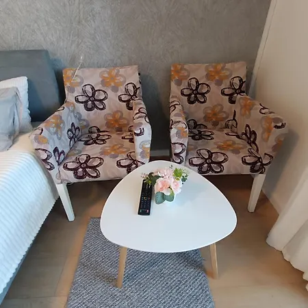 Aura - Balcony - Easy Tram To Old Town - Free Parking Apartment