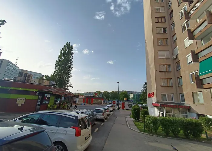 Apartment Aura - Balcony - Easy Tram To Old Town - Free Parking *