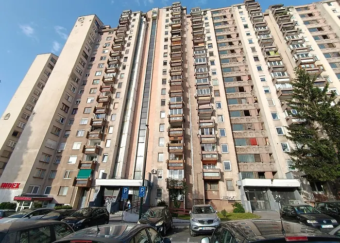 Apartment Aura - Balcony - Easy Tram To Old Town - Free Parking