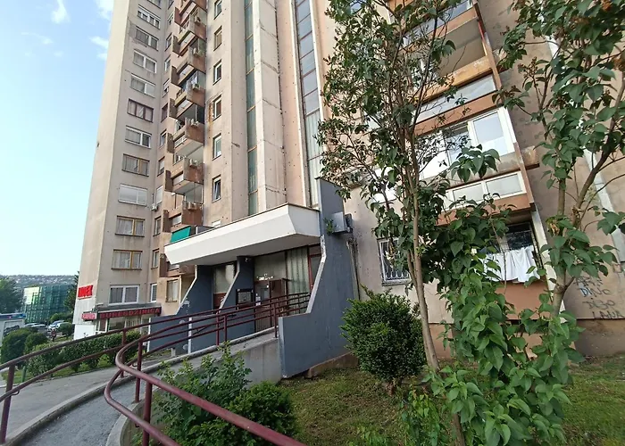 Aura - Balcony - Easy Tram To Old Town - Free Parking *