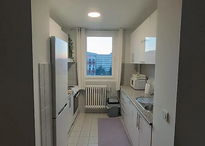 Aura - Balcony - Easy Tram To Old Town - Free Parking Apartment *