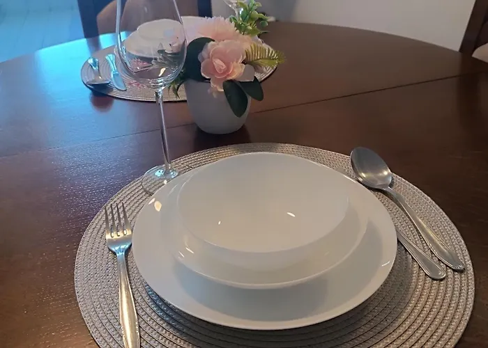 Aura - Balcony - Easy Tram To Old Town - Free Parking Apartment