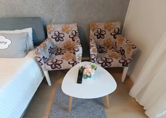 Aura - Balcony - Easy Tram To Old Town - Free Parking Apartment