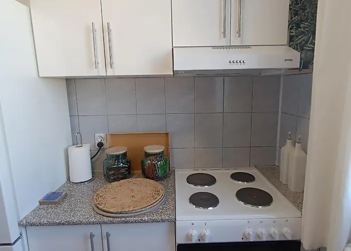 Apartment Aura - Balcony - Easy Tram To Old Town - Free Parking