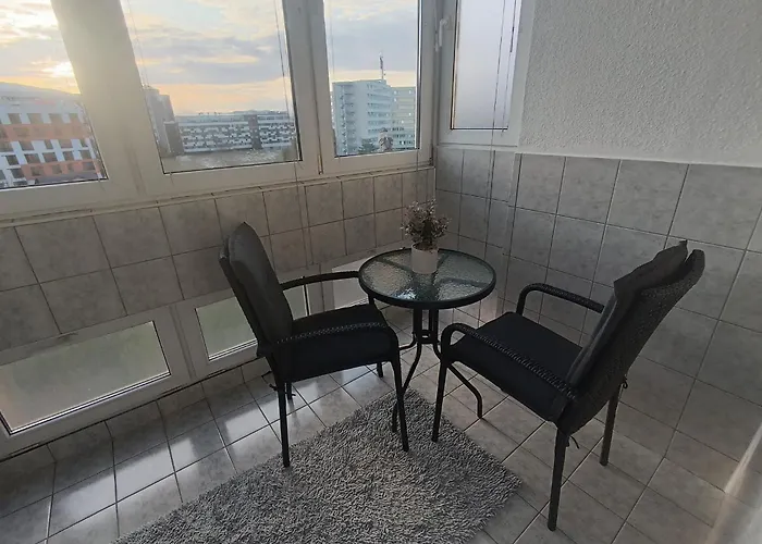 Aura - Balcony - Easy Tram To Old Town - Free Parking Apartment *